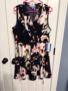 Simply Vera Vera Wang Black and Cream Abstract Print Sleeveless Top